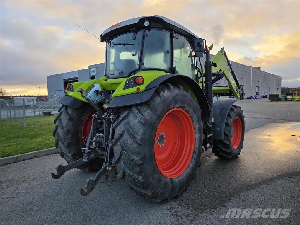 CLAAS Arion 440 Трактори