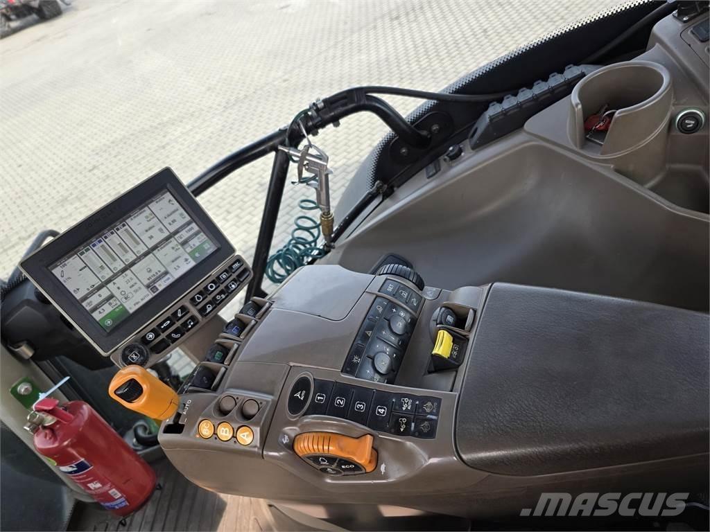 John Deere 6215R Трактори