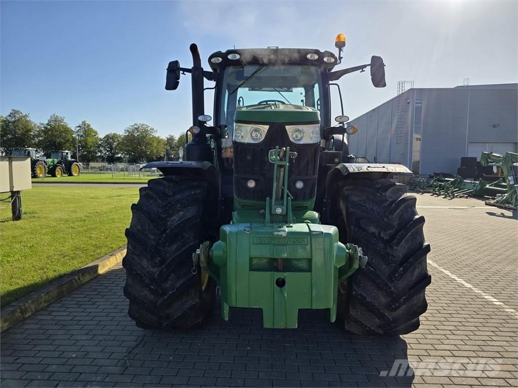 John Deere 6215R Трактори
