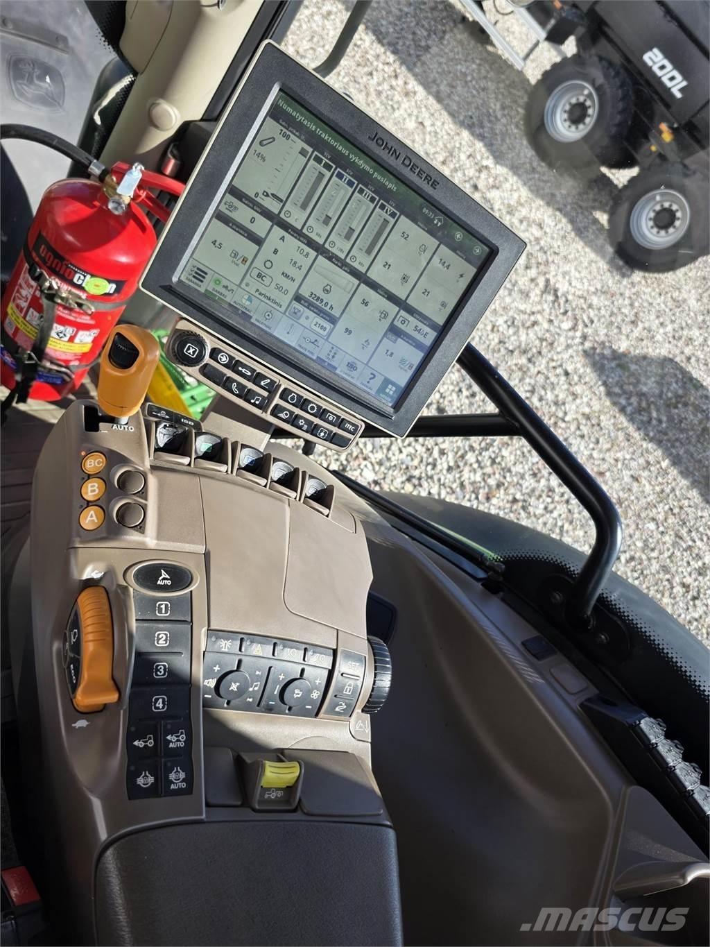 John Deere 6215R Трактори