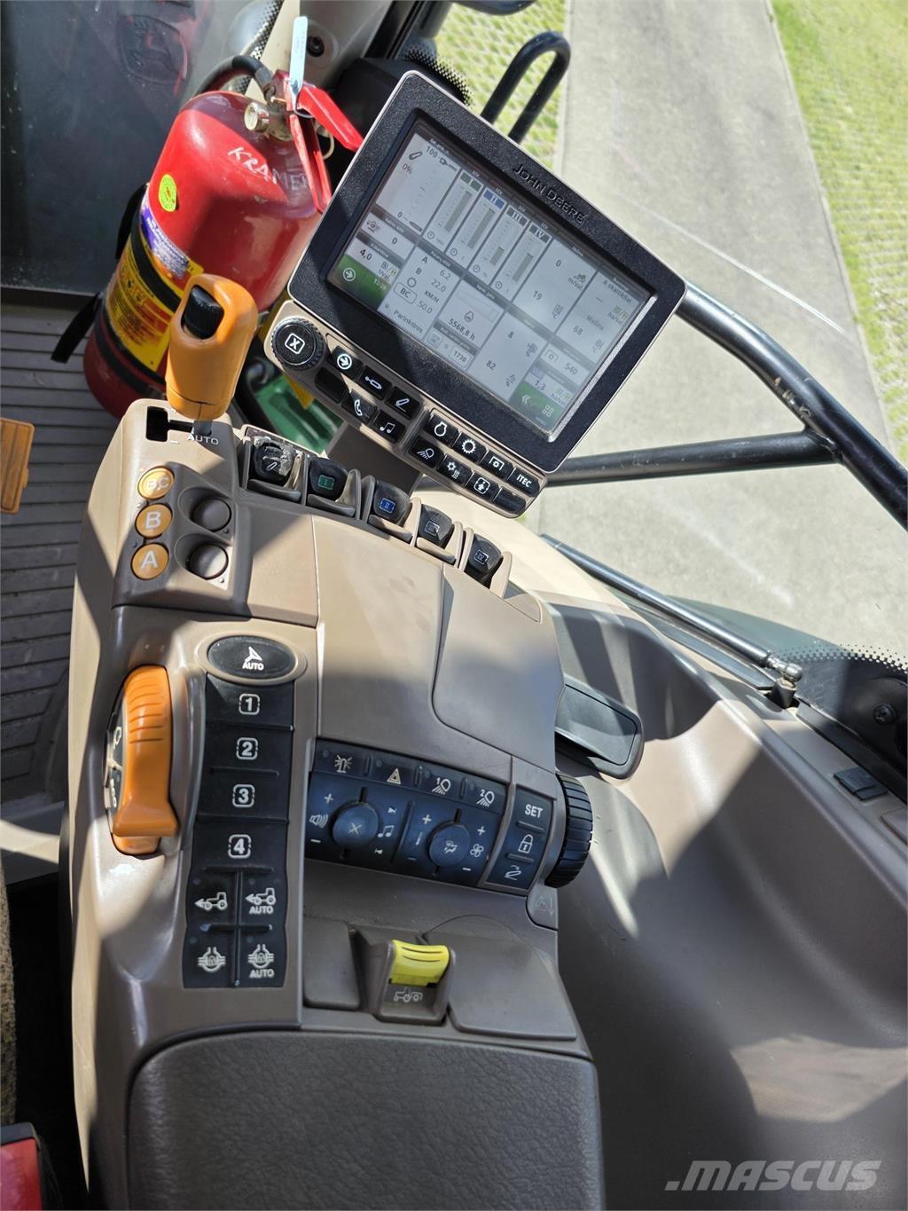 John Deere 6215R Трактори