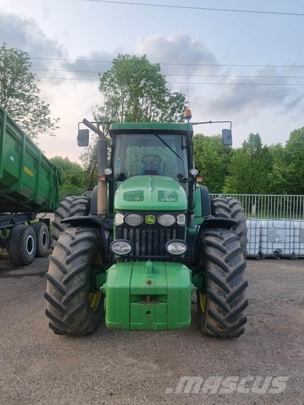 John Deere 7820 Трактори