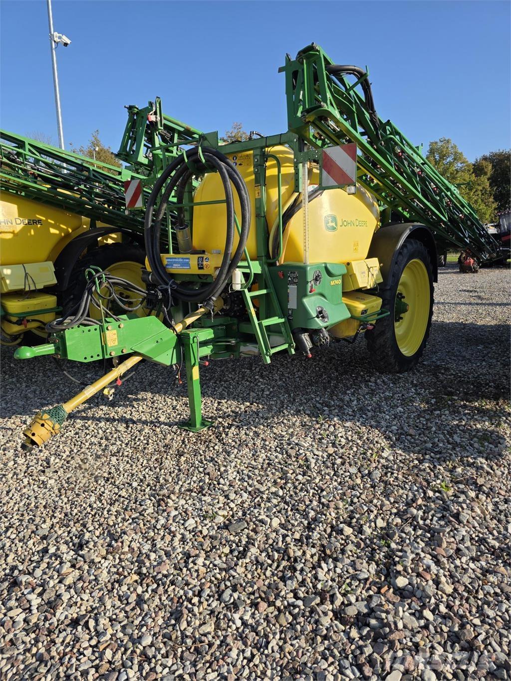 John Deere M740 Прикачни пръскачки
