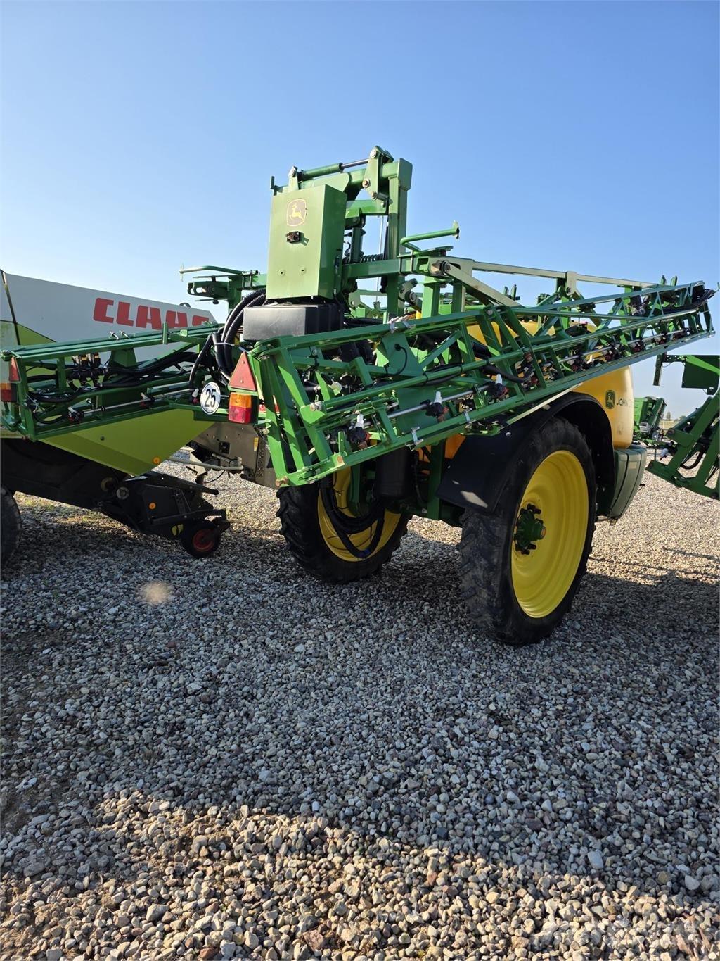 John Deere M740 Прикачни пръскачки
