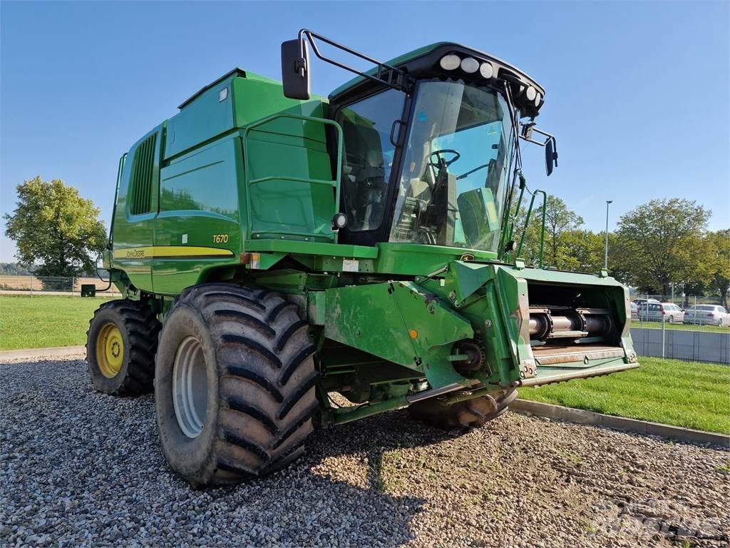 John Deere T670 Комбайни
