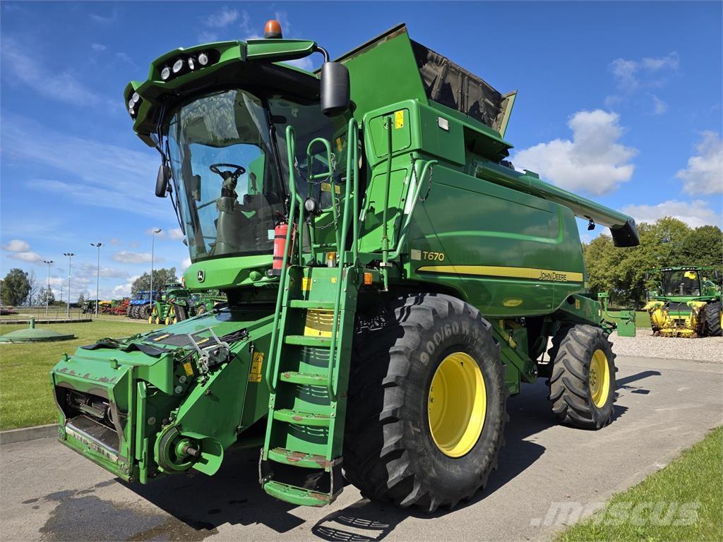 John Deere T670 Комбайни