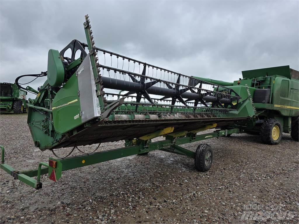 John Deere T670 Комбайни