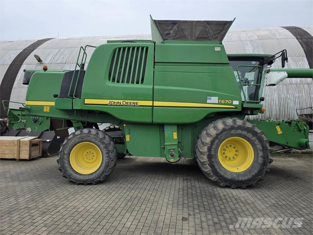 John Deere T670 Комбайни