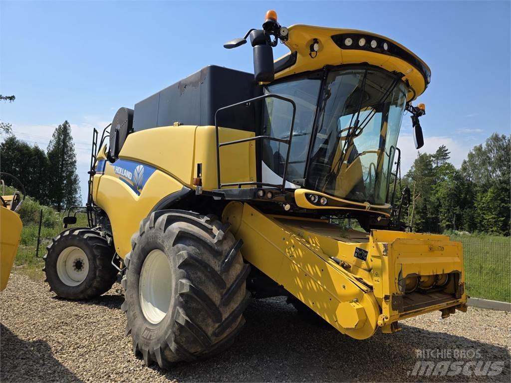 New Holland CX8.85 Комбайни