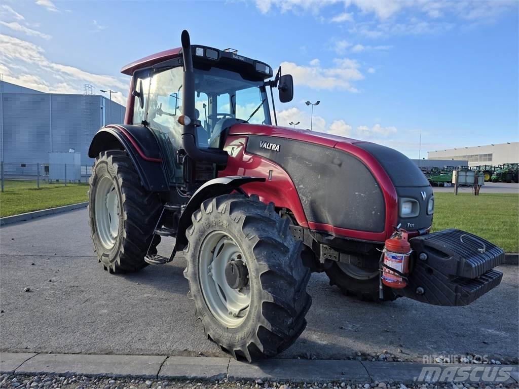 Valtra T131c Трактори