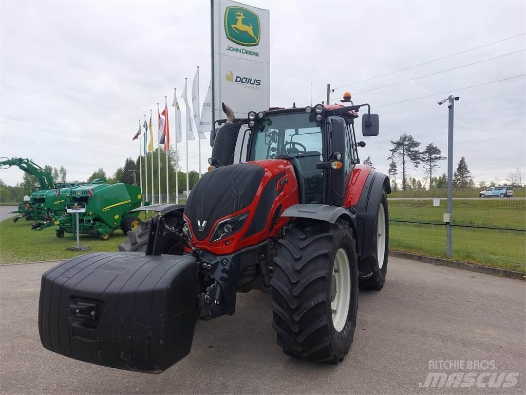 Valtra T234 Трактори