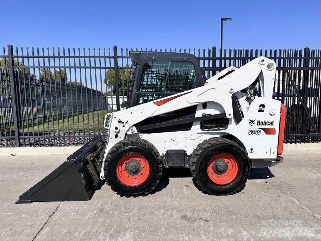 Bobcat S740 Мини товарачи
