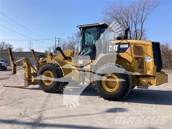 CAT 950M Колесни товарачи