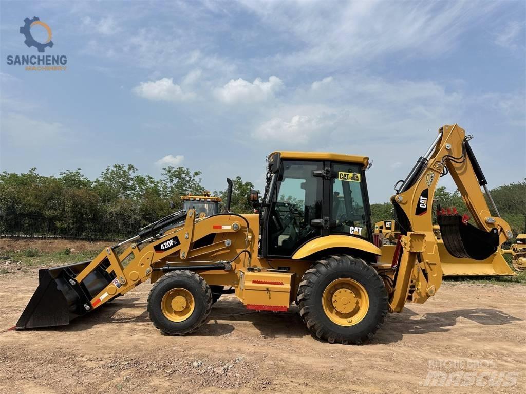 CAT 420 F2 Товарач със заден ексватор