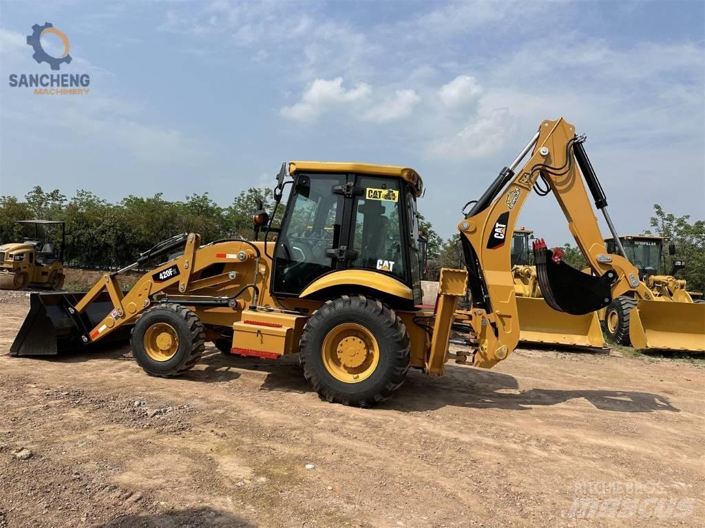 CAT 420 F2 Товарач със заден ексватор