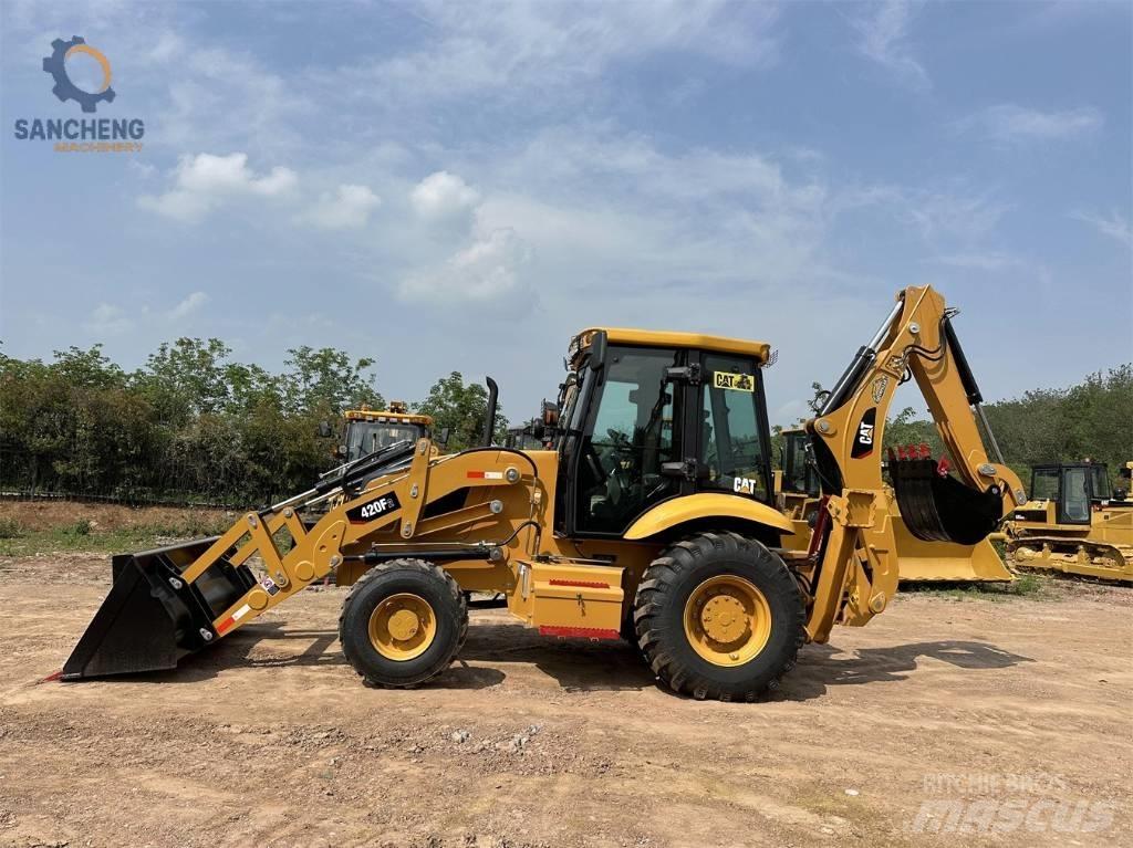CAT 420 F2 Товарач със заден ексватор