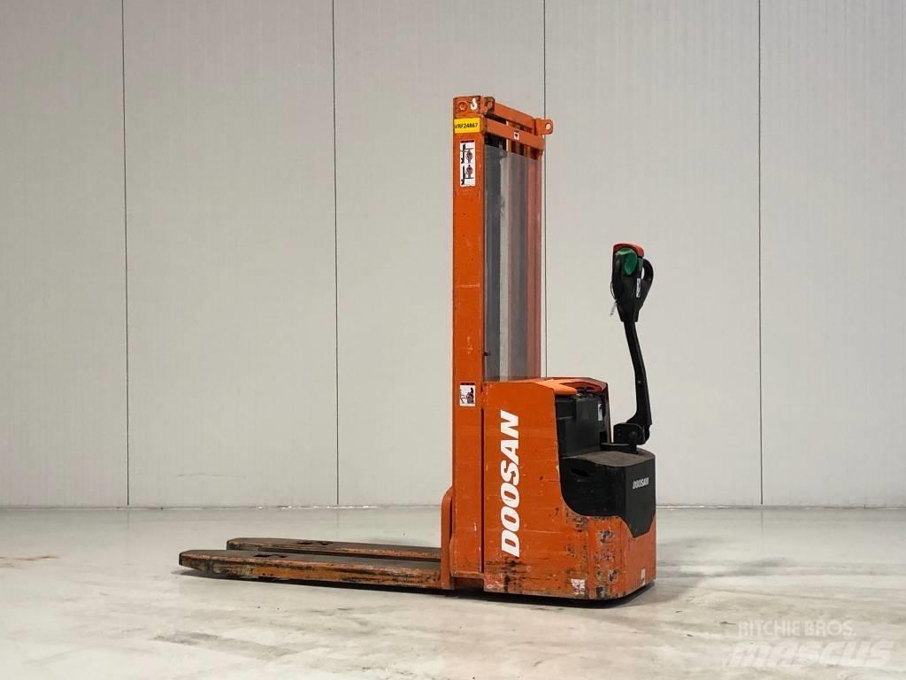 Doosan LEDS12.5C Колички високоповдигачи с теглич