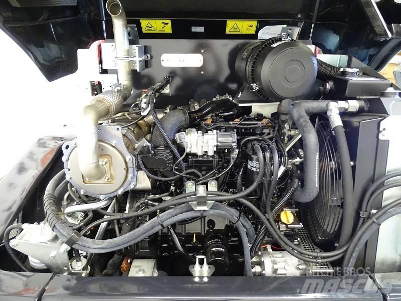 Yanmar V100-5 Колесни товарачи