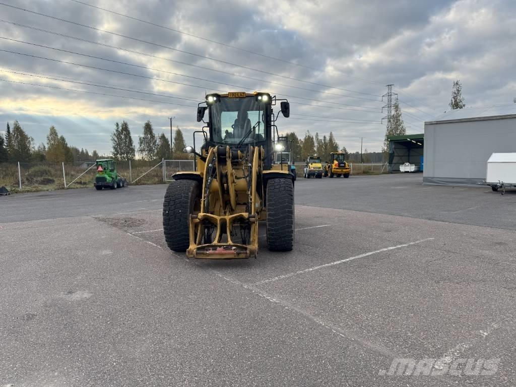 CAT 926M Колесни товарачи