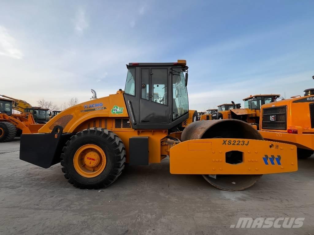 XCMG XS 223 J Еднобарабанни ролки
