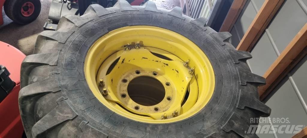 Michelin 14.9R24 Колелета/Гуми