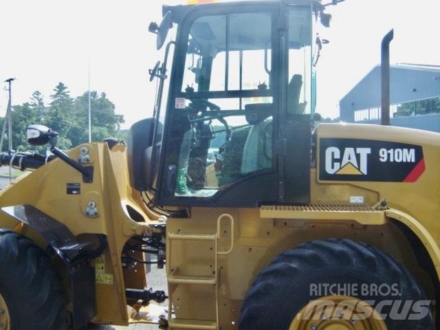CAT 910 M Колесни товарачи