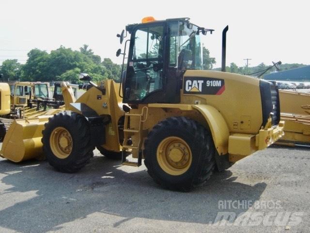 CAT 910 M Колесни товарачи