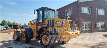 CASE 721 F Колесни товарачи
