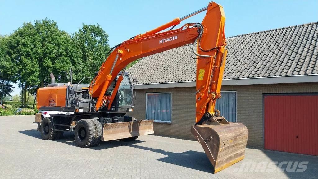 Hitachi ZX220W-5B Колесни екскаватори