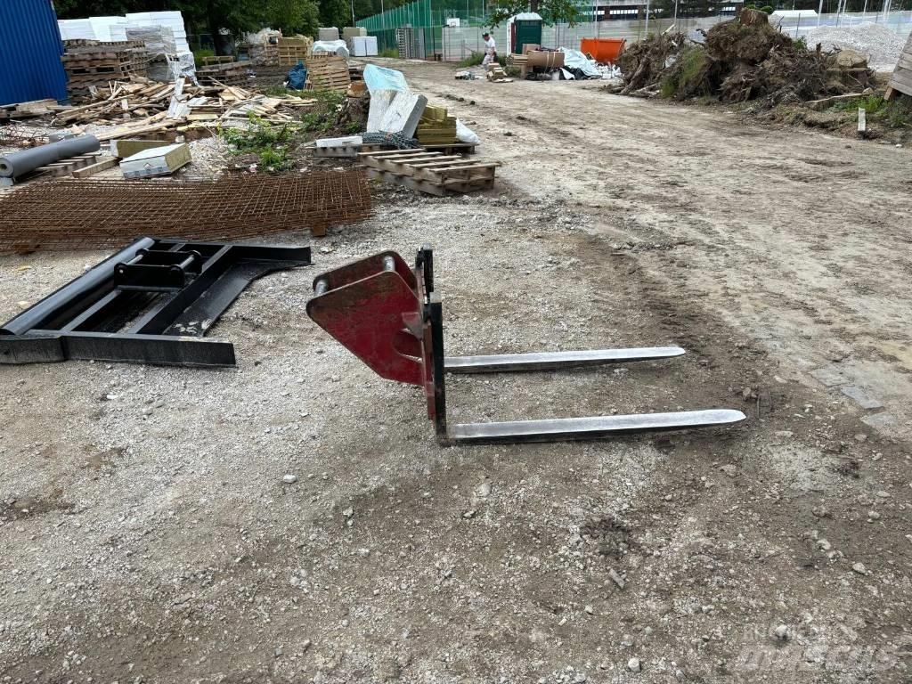 Takeuchi TB295W Колесни екскаватори