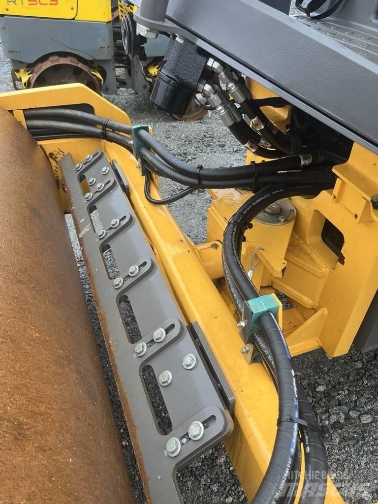 Volvo SD 45 B Еднобарабанни ролки
