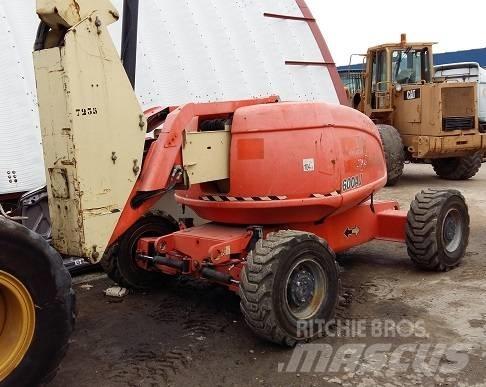 JLG AJ 600 Компактни самоходни стрелови подемници
