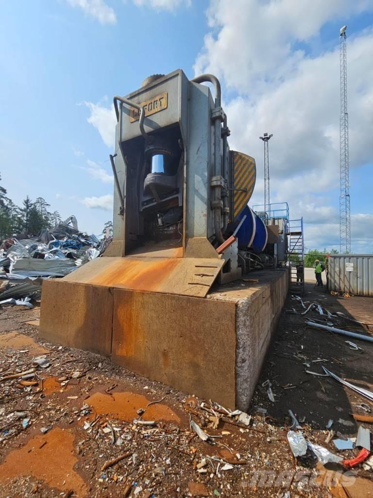 Lefort 850 Промишлени балировачки