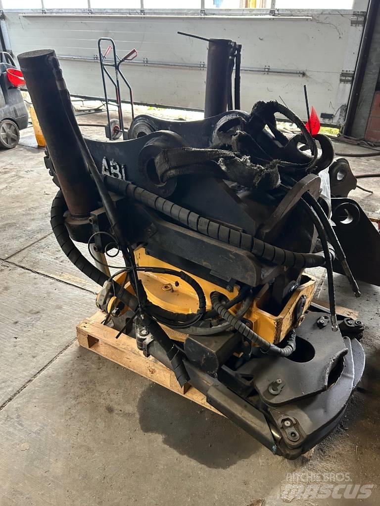 Engcon Tiltrotator Ротатори