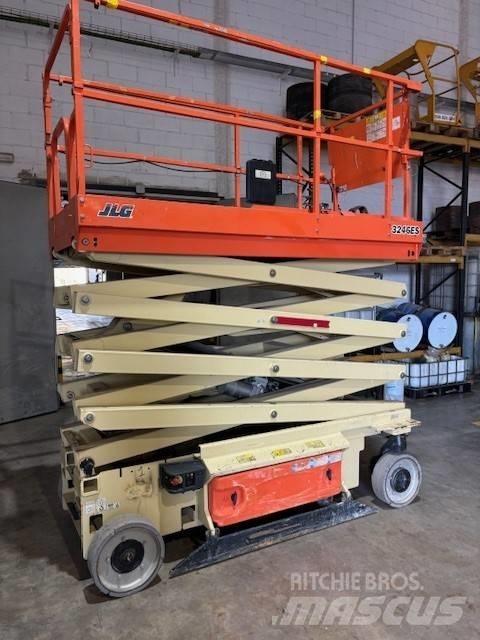 JLG ES3246 Ножични работни платформи