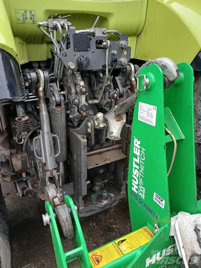 CLAAS ARION 630 Трактори