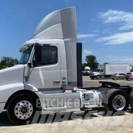 Volvo VNL 64T200 Влекачи