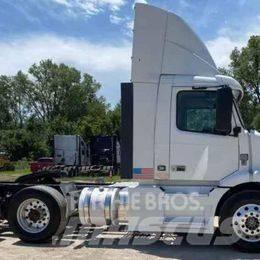 Volvo VNL 64T200 Влекачи