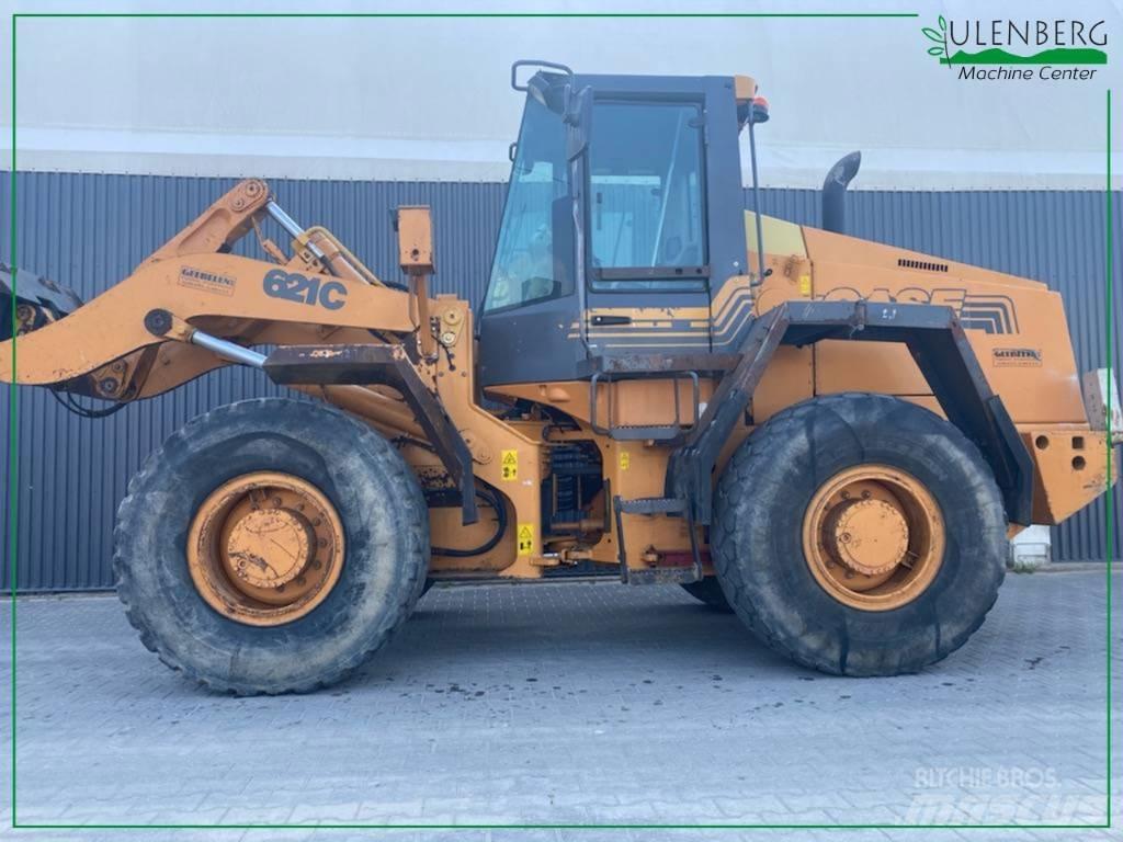 CASE 621 C Колесни товарачи
