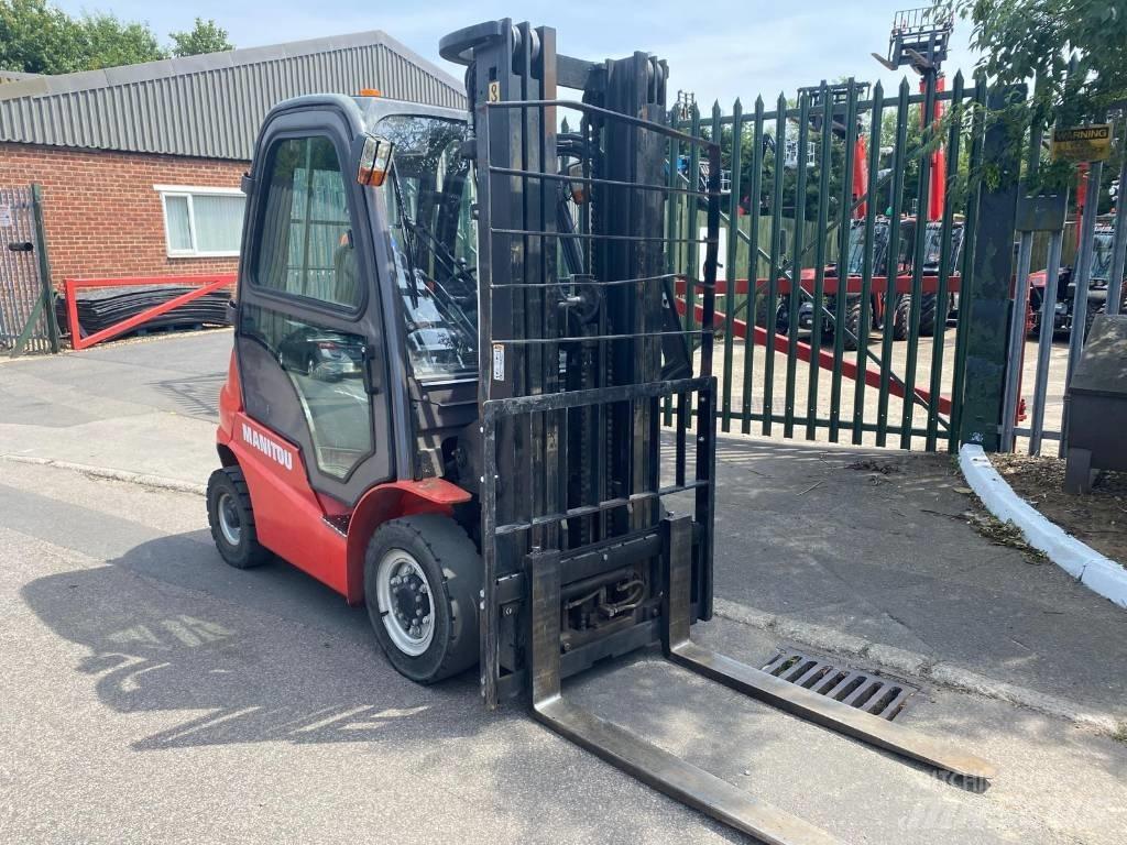 Manitou Mi25D Дизелови камиони
