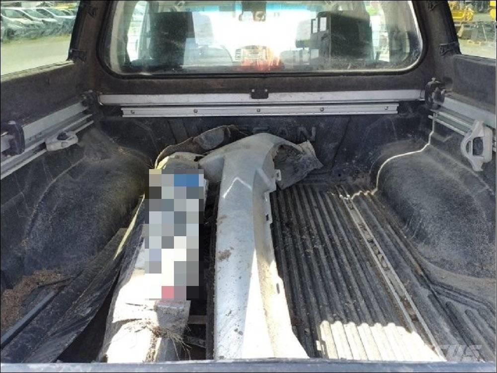 Nissan Navara 1 Пикапи