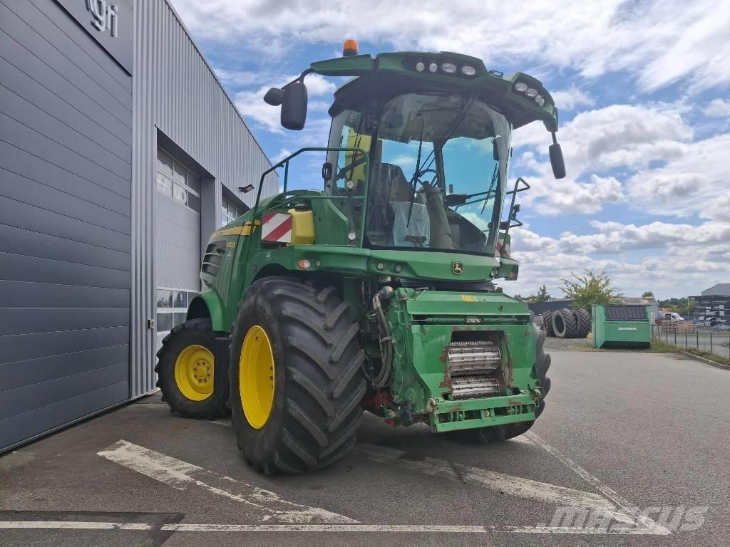 John Deere 7300 i Самоходни фуражири