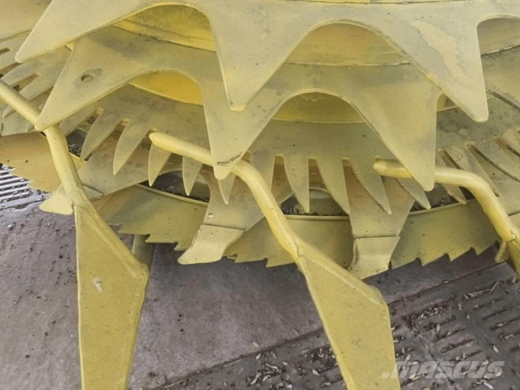 John Deere 7300 i Самоходни фуражири