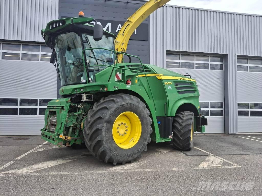 John Deere 7300 i Самоходни фуражири