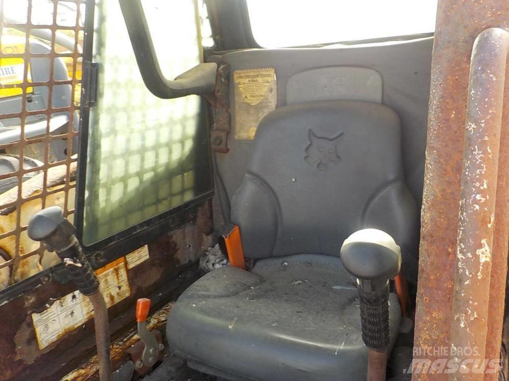 Bobcat S 220 Предаване