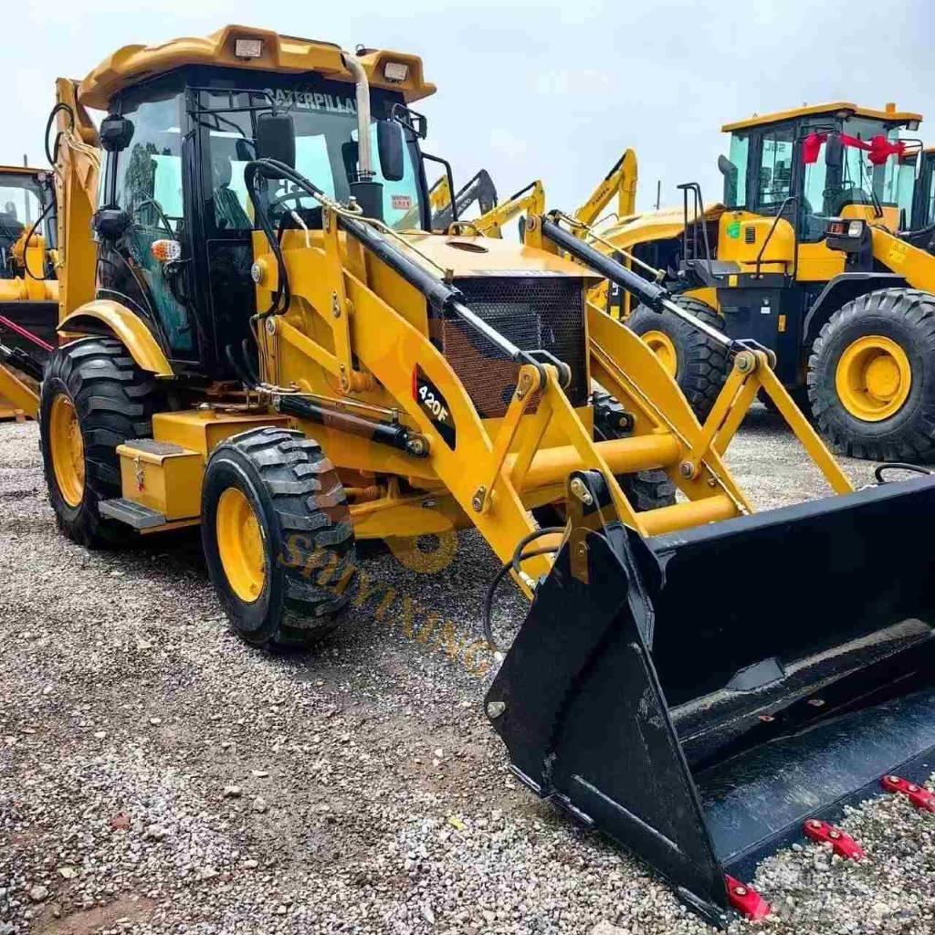 CAT 420 F Товарач със заден ексватор