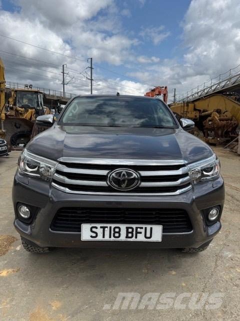 Toyota Hilux Пикапи