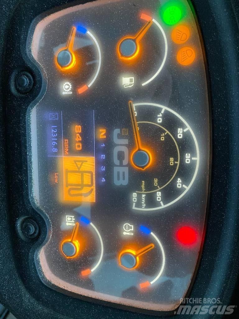 JCB 411 HT T4i Колесни товарачи