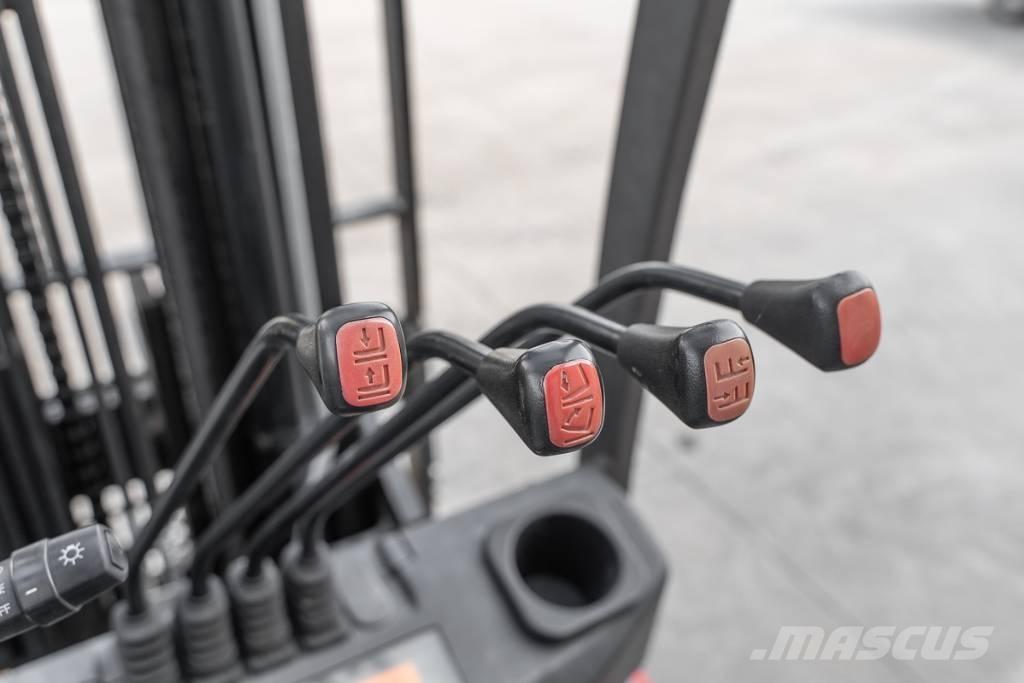 Manitou MI 25 D Дизелови камиони