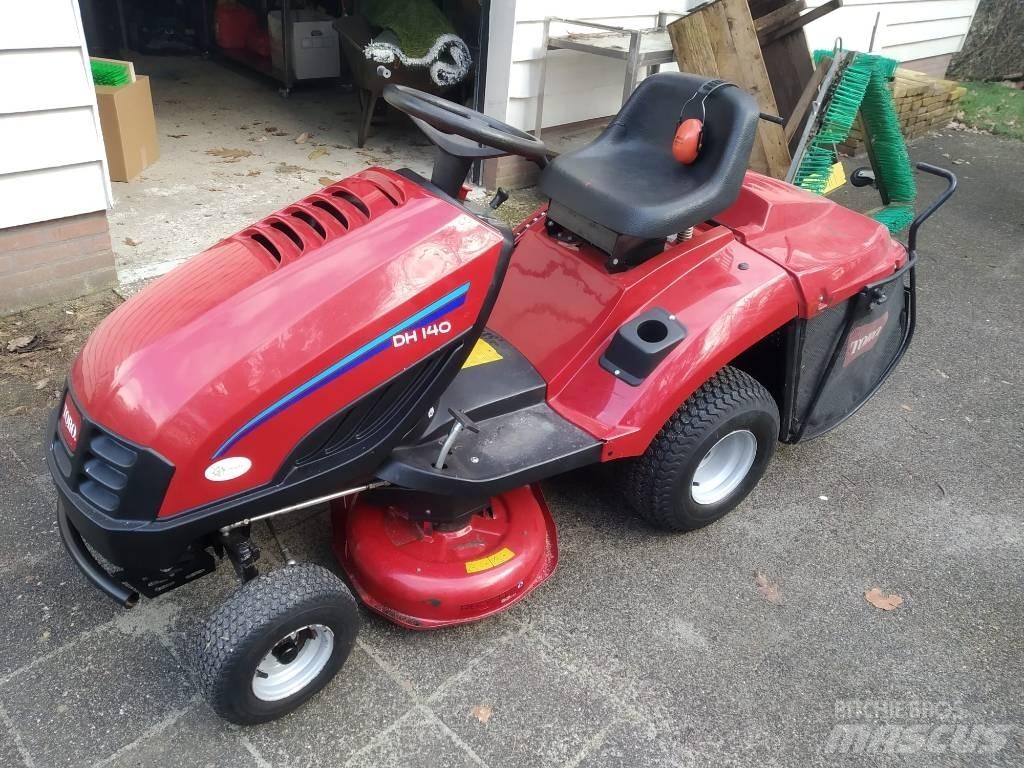 Toro zitmaaier DH140 Тракторни косачки
